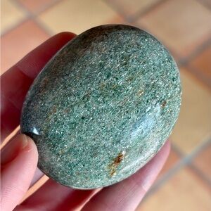 🌿 Fuchsite Palm Stone – Calming Heart Chakra Crystal